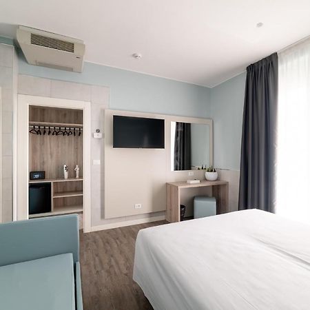 Hotel Colombo ลิโดดิเยโซโล ภายนอก รูปภาพ