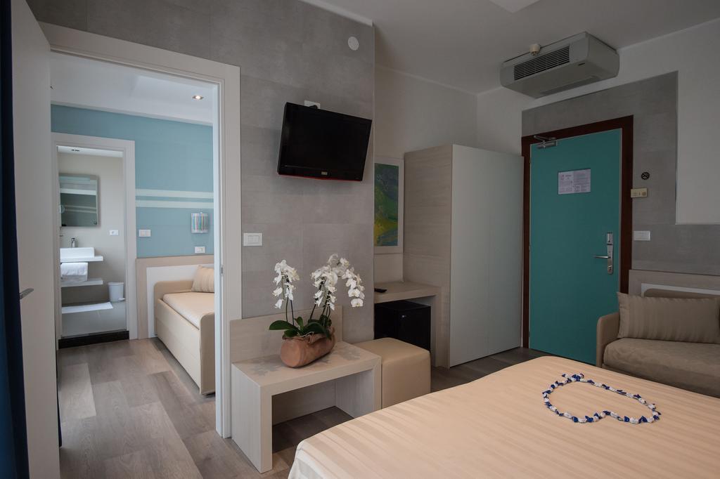 Hotel Colombo ลิโดดิเยโซโล ภายนอก รูปภาพ