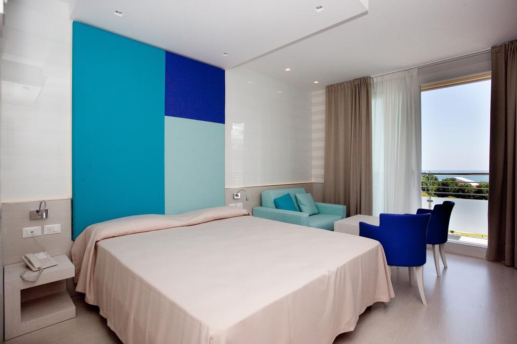 Hotel Colombo ลิโดดิเยโซโล ภายนอก รูปภาพ