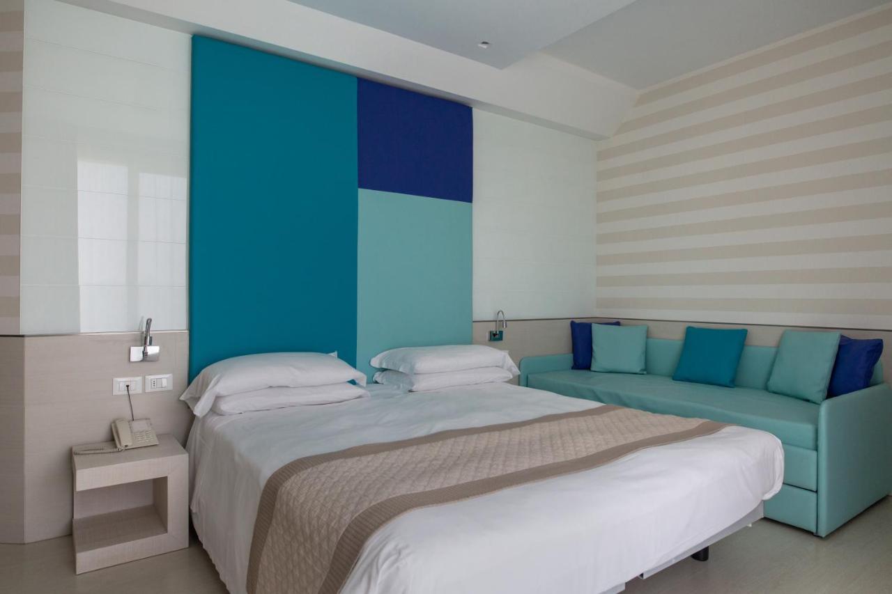 Hotel Colombo ลิโดดิเยโซโล ภายนอก รูปภาพ