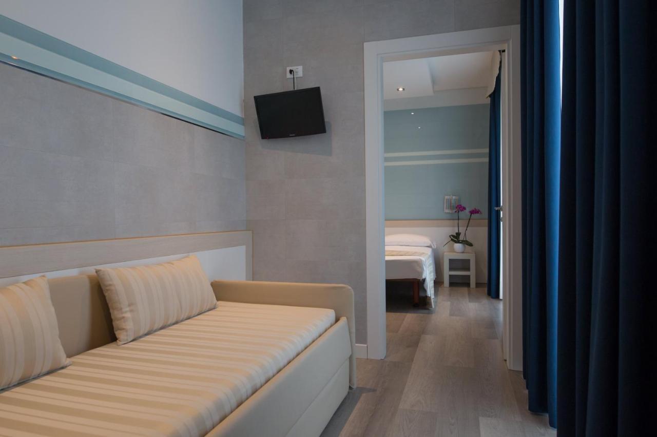 Hotel Colombo ลิโดดิเยโซโล ภายนอก รูปภาพ